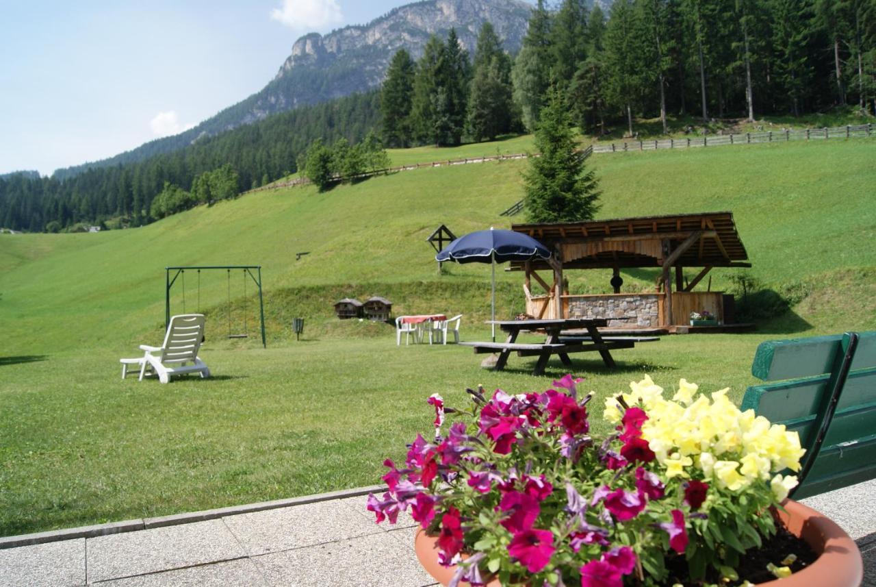 Guesthouse Rungg Badia (South Tyrol) Luaran gambar